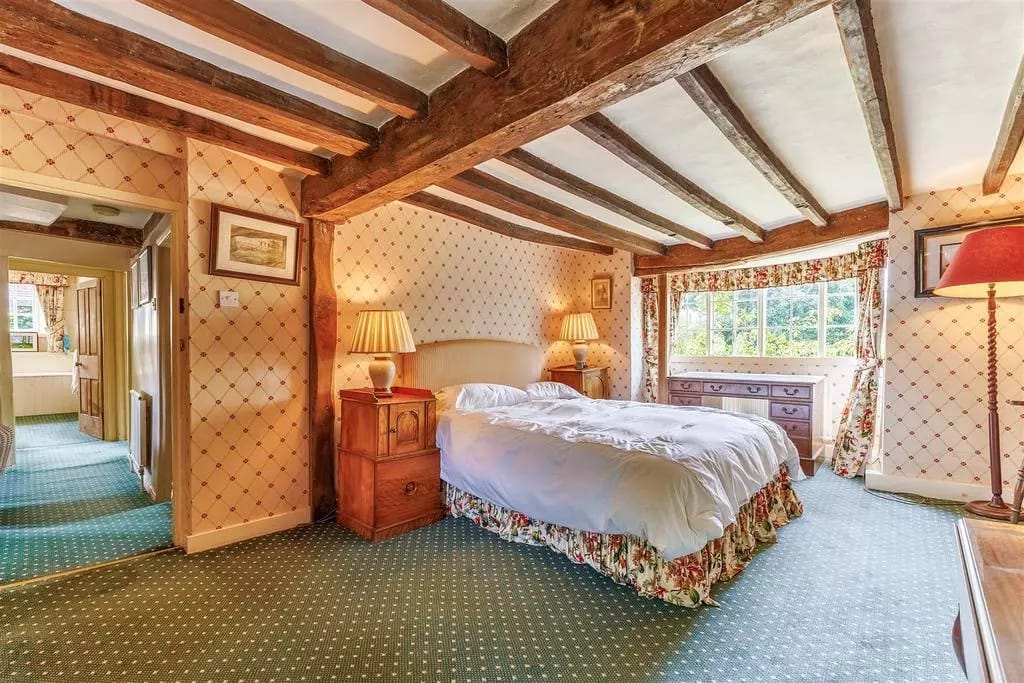 Rodinný dům s velkým pozemkem – fotka 4