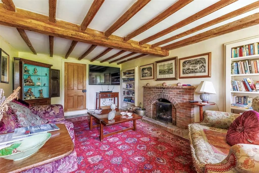 Rodinný dům s velkým pozemkem – fotka 5